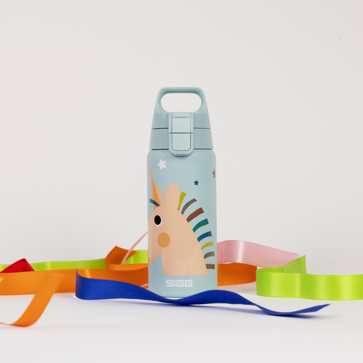 SIGG Shield Therm One lasten termospullo Uni-Stars 0,5 l, käytössä ulkona