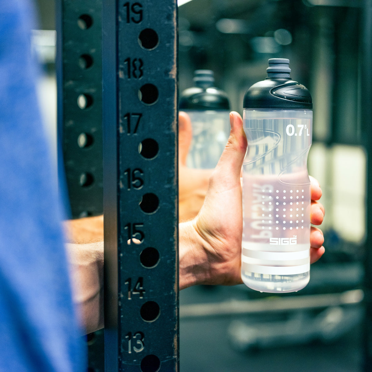SIGG Pulsar Transparent White 0,75 l, käyttökuva