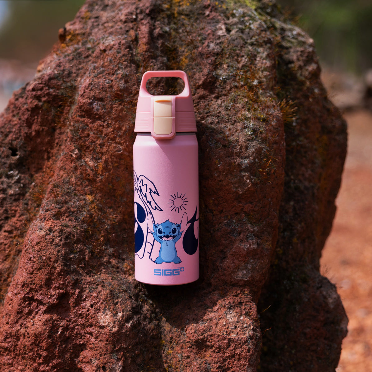 SIGG WMB ONE STITCH 0,6 l, käytössä ulkona 2