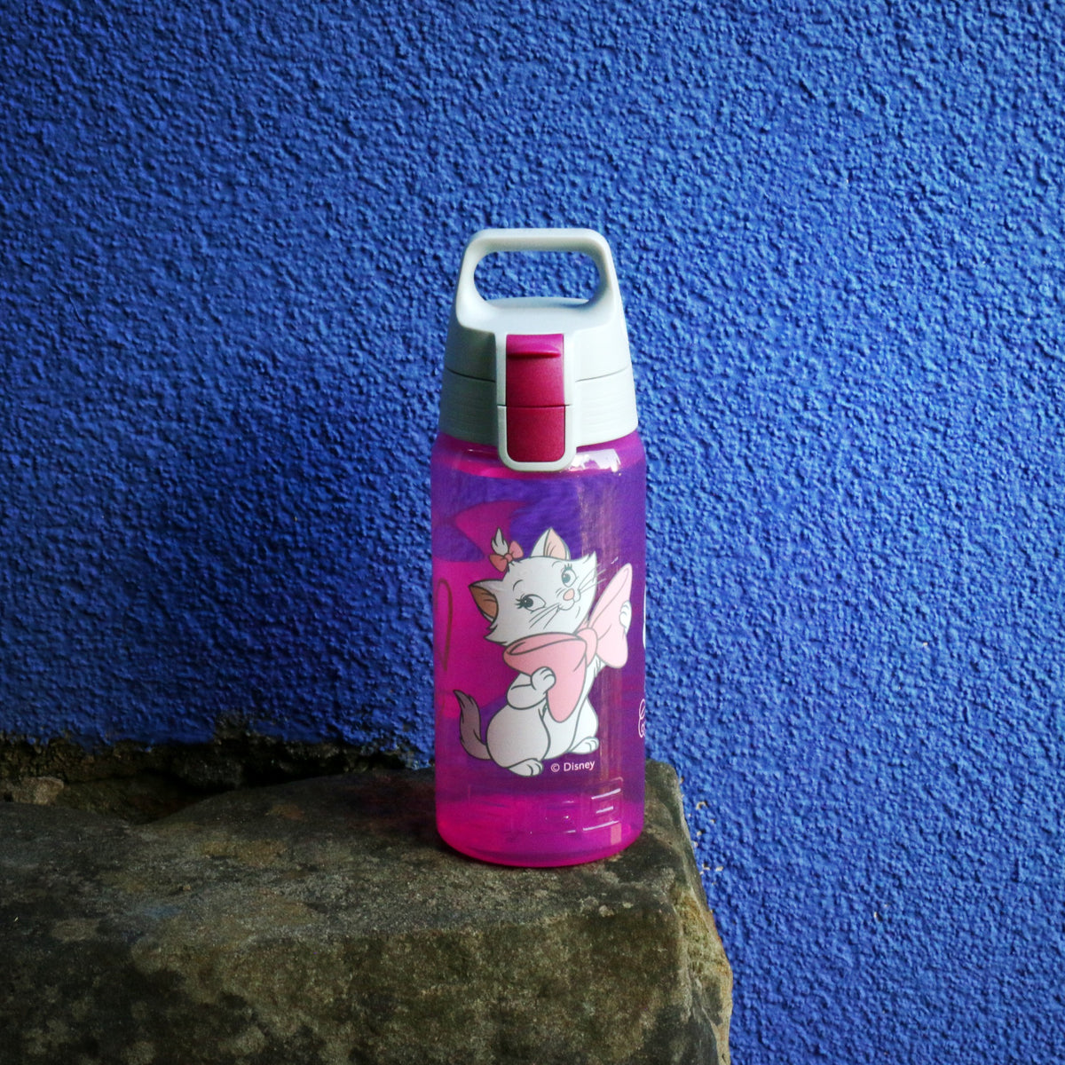 SIGG Viva One Marie 0,5 l, käytössä ulkona