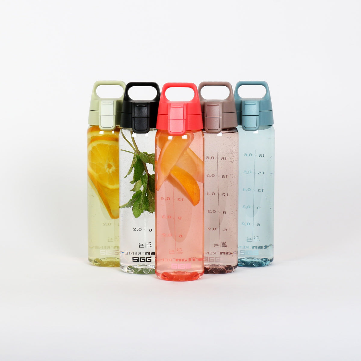 SIGG TOTAL COLOR ONE Eco Green 0,75 l, käytössä ulkona