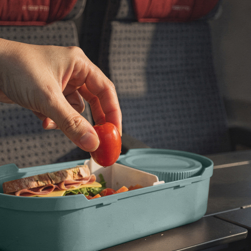 SIGG LUMO Lunchbox Morning Blue, käytössä ulkona 2