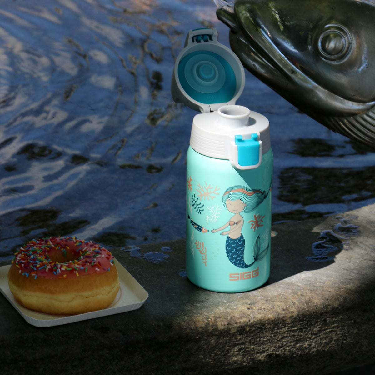 SIGG Shield One Atlantis 0,5 l, käytössä ulkona