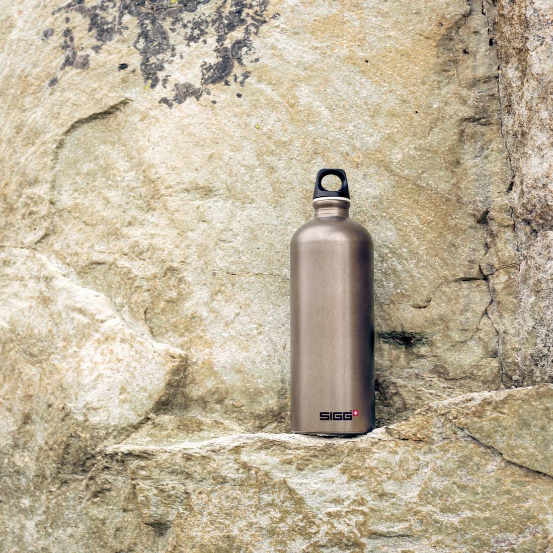 Traveller Smoked Pearl 1,0 L - Juomapullot - siggshup.com