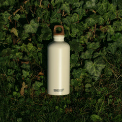 SIGG Traveller MyPlanet Forward Plain 0,6 l, käytössä ulkona 2