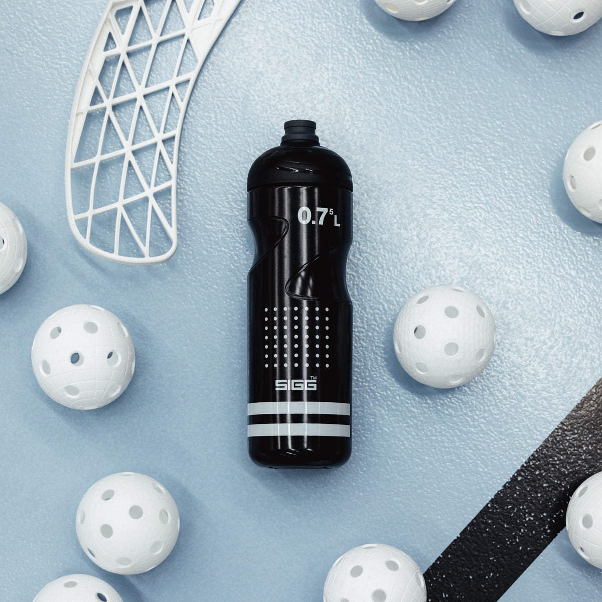 SIGG Pulsar Black 0,75 l, käytössä ulkona 2