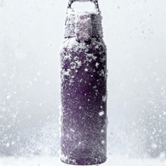 SIGG Shield Therm One termospullo Nocturne 0,75 l, käytössä ulkona