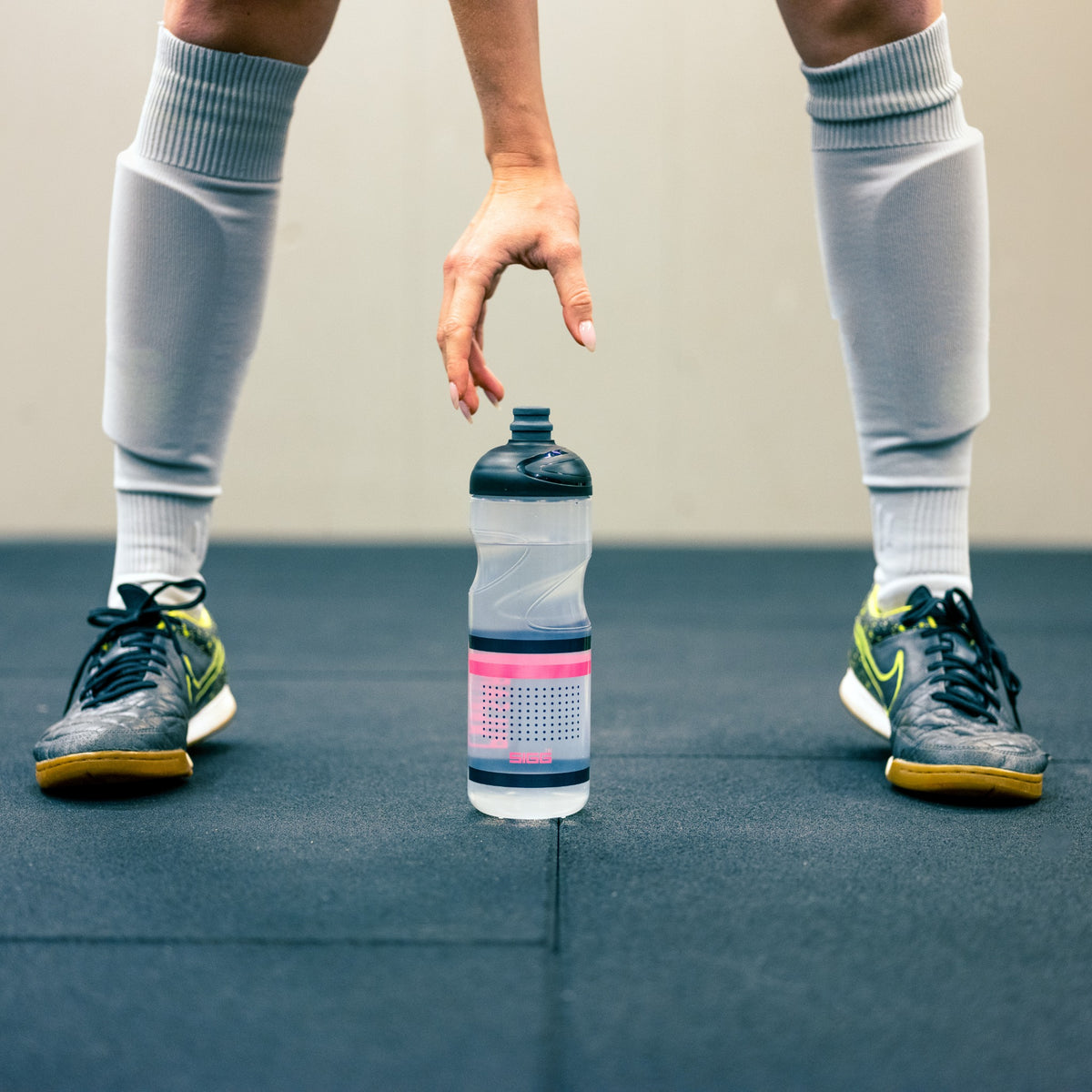 SIGG Pulsar Transparent Pink 0,75 l, käyttökuva