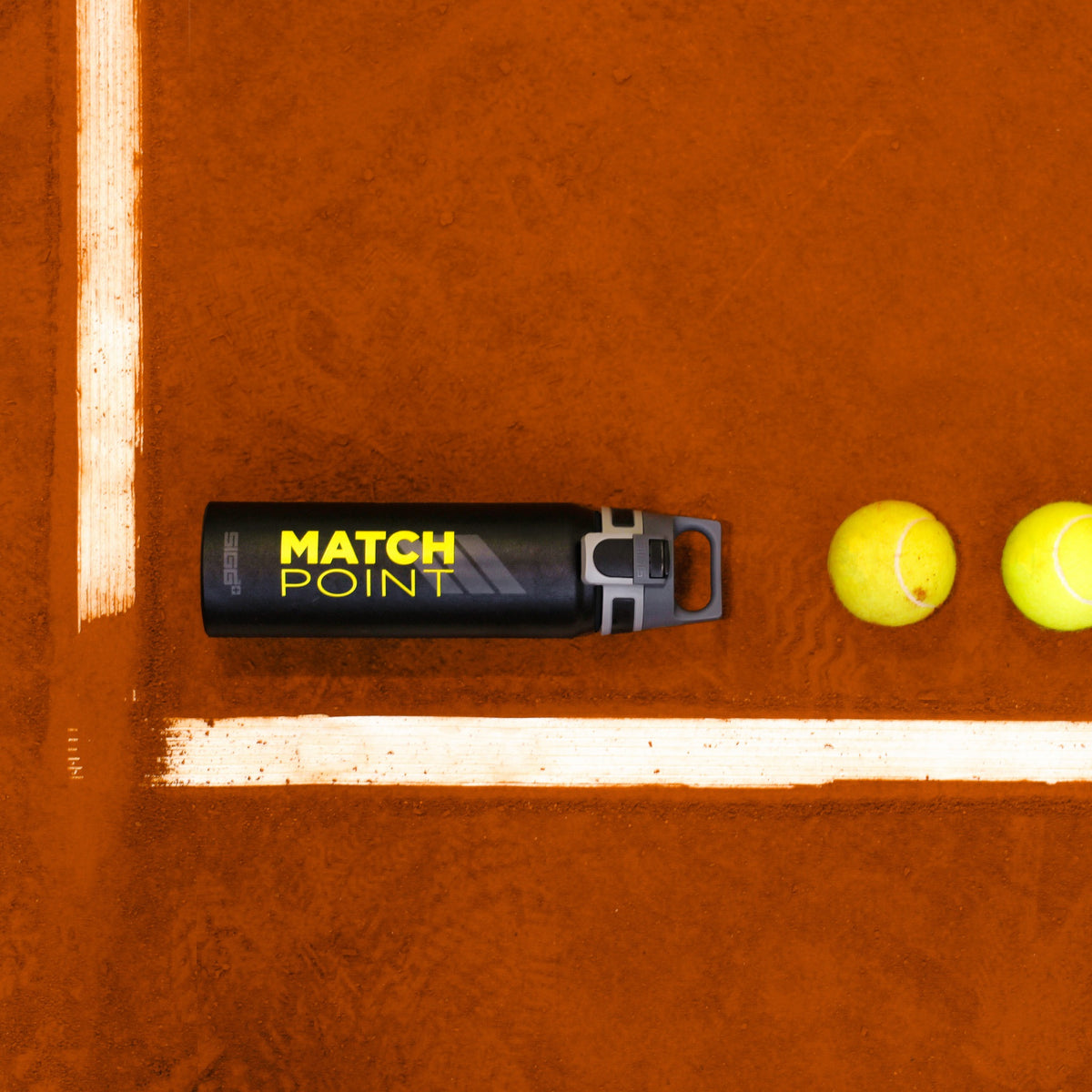 SIGG WMB Slim One Match Point 0,75 l, käytössä ulkona