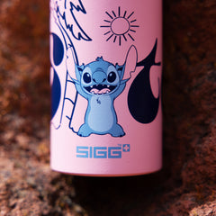 SIGG WMB ONE STITCH 0,6 l, käytössä ulkona