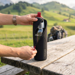 SIGG Bottle Holster M, käytössä ulkona 2