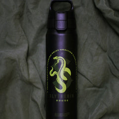 SIGG WMB ONE Slytherin alumiinipullo 0,75 l, käytössä ulkona