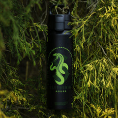 SIGG WMB ONE Slytherin alumiinipullo 0,75 l, käytössä ulkona 2