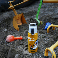 SIGG WMB ONE TOM & JERRY 0,6 l LASTENPULLO, käytössä ulkona 2