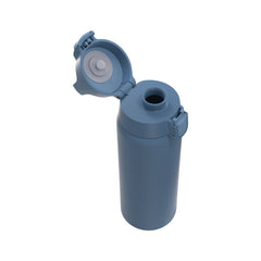 SIGG Shield One teräksinen juomapullo Deep Blue 0,75 l, korkki avattuna