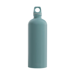 SIGG Traveller Morning Blue 1,0 l juomapullo, takaa, pullo täytettynä