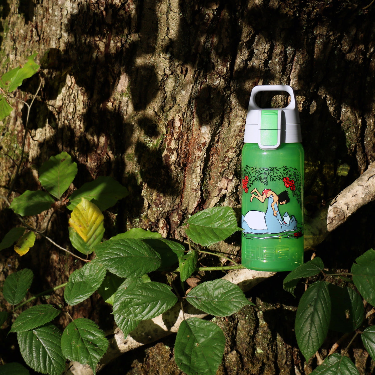 SIGG VIVA ONE Junglebook 0,5 l, käytössä ulkona