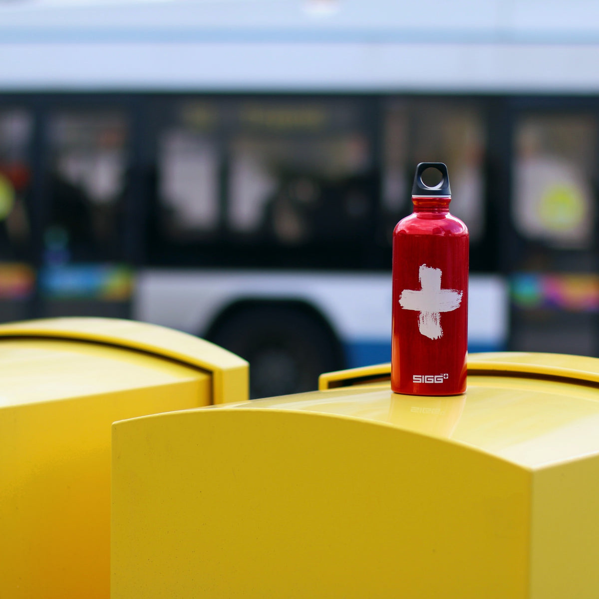 SIGG Swiss Red 0,6 l, käytössä ulkona 2