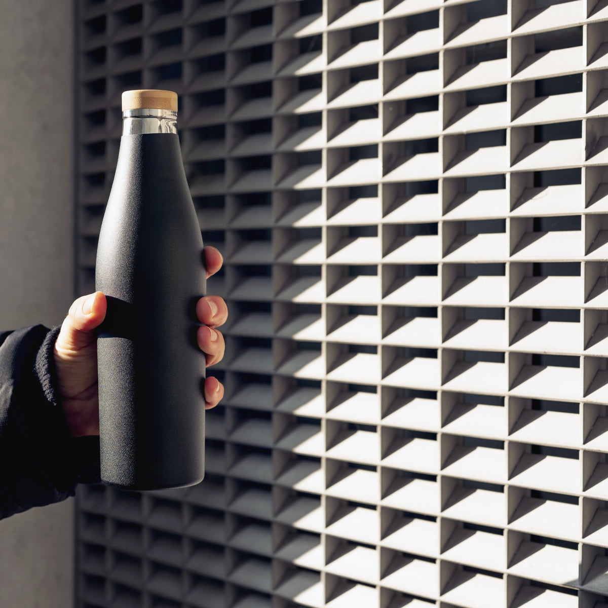 SIGG Meridian Black 0,7 l, käyttökuva