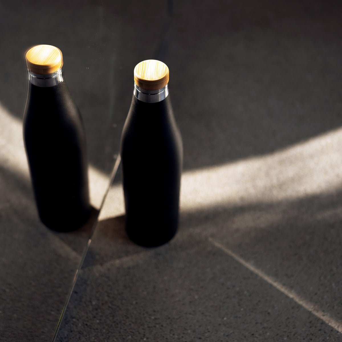 SIGG Meridian Black 0,7 l, käyttökuva 2